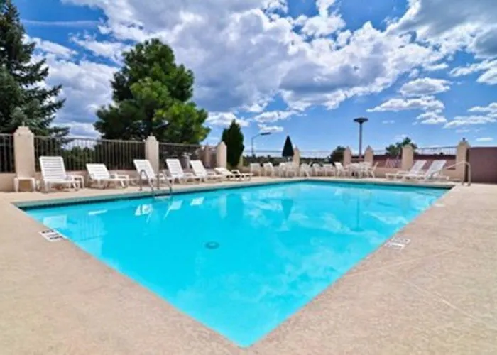 Aiden By Western Hotel 3*